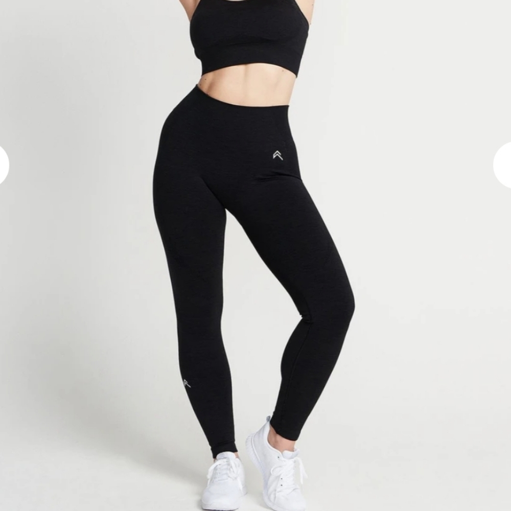 Oner Classic Seamless Leggings in Black Marl 🆕️